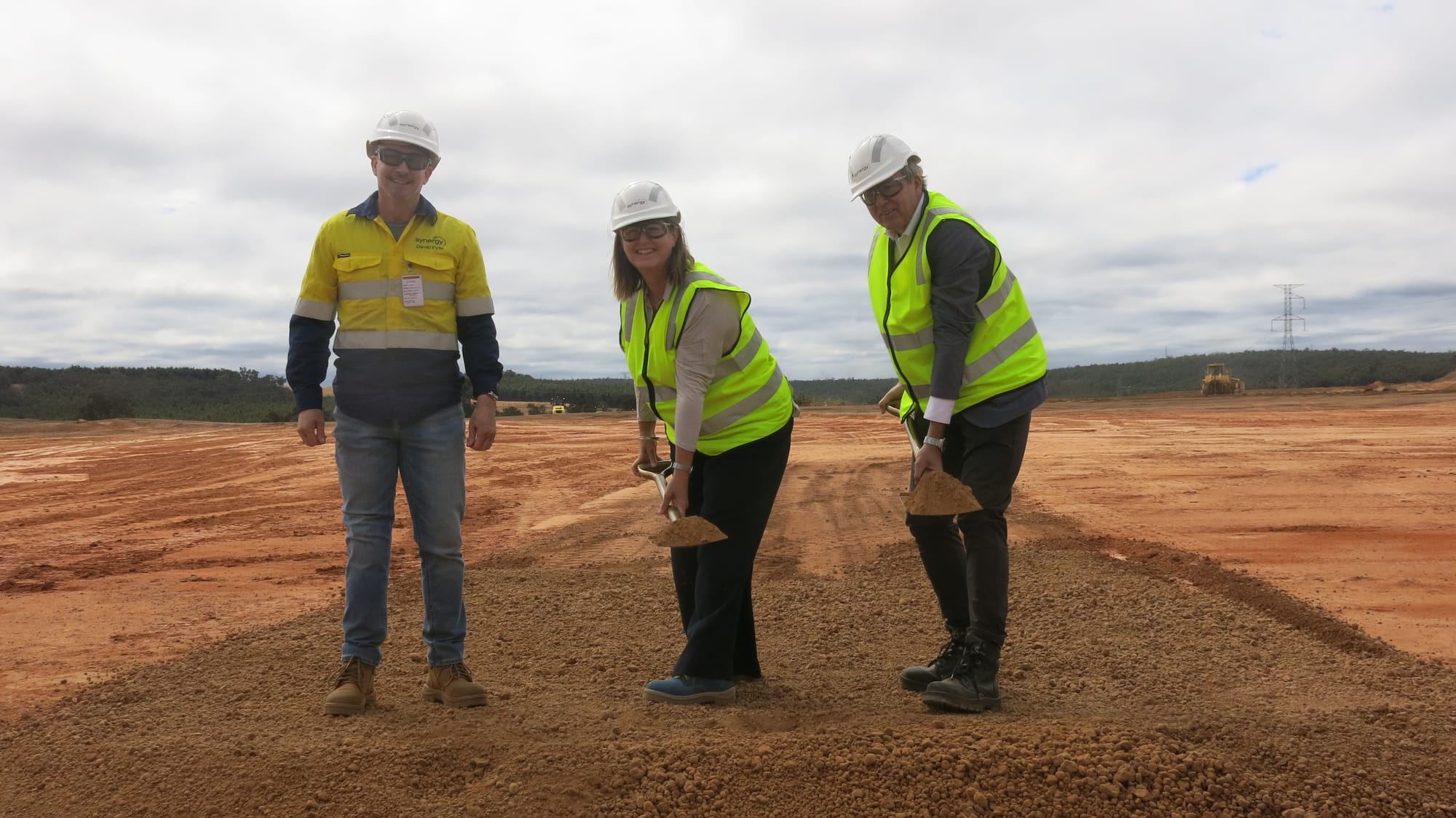 Minister dismisses nuclear as big battery construction kicks off