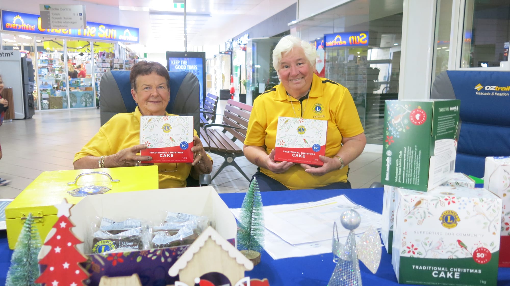 Get in quick for Christmas cakes