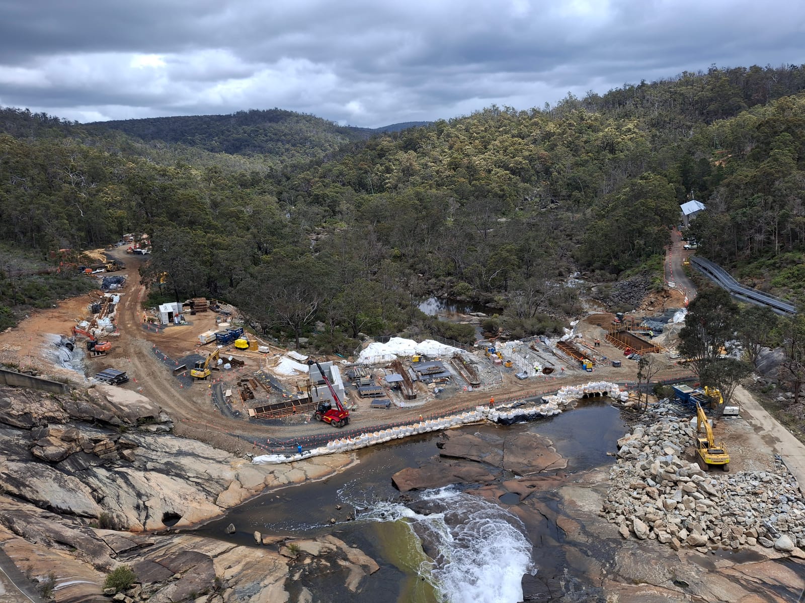 Welly Dam bridge works underway post image