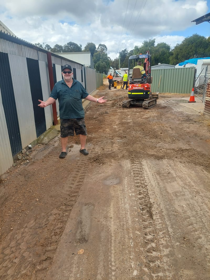 Residents peeved at burst pipes post image