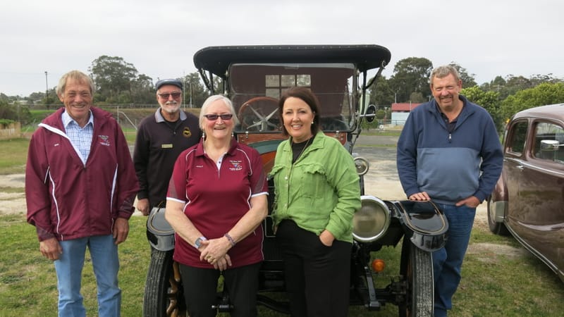 Car club collects for a cause post image