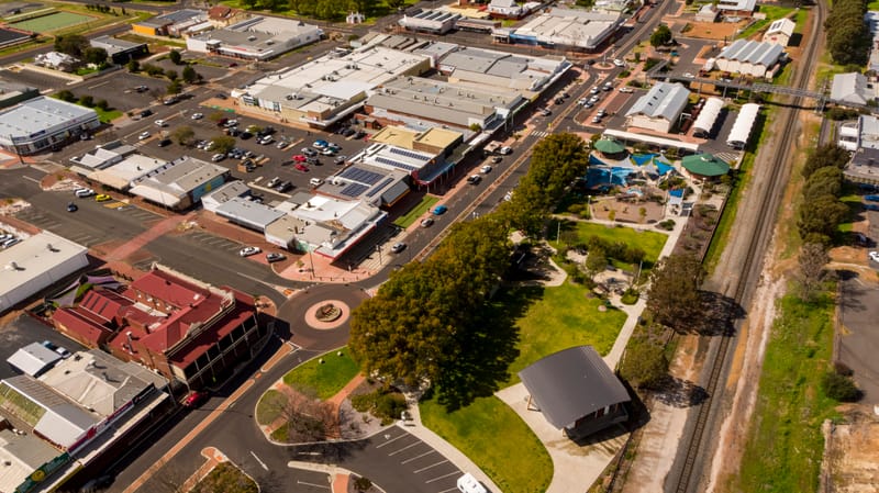 Council set to give cigarettes the flick in CBD post image