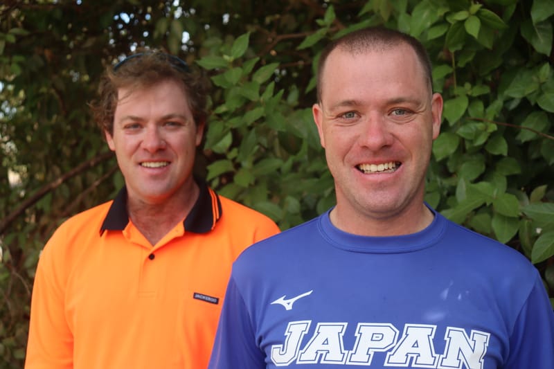 Smiling twins make many a shopper’s day post image